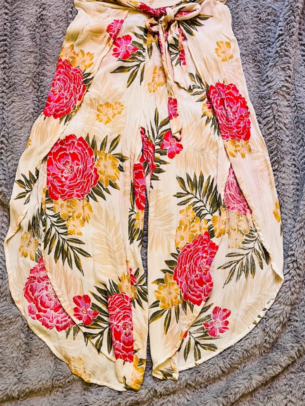 Billabong Cream Floral open leg Hawaiian summer  Pants